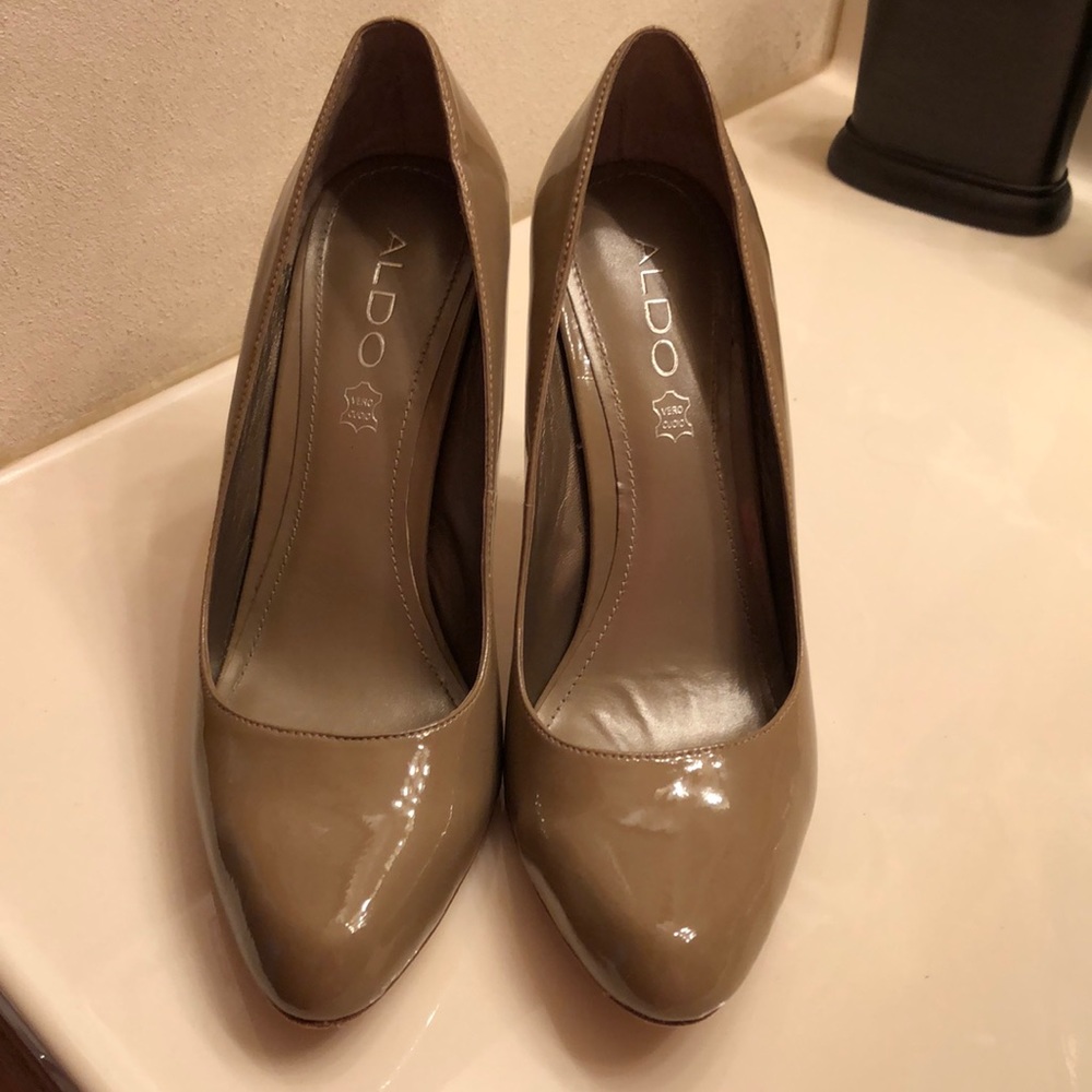 Aldo taupe heels